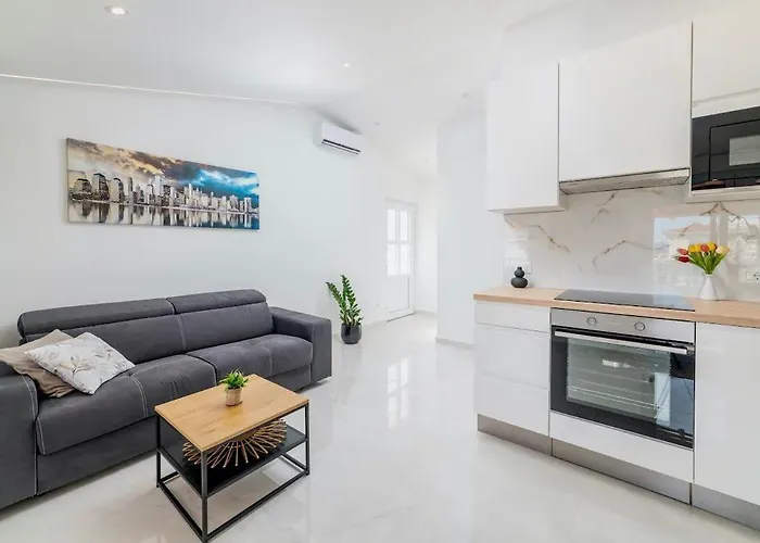 Apartment Sweet *